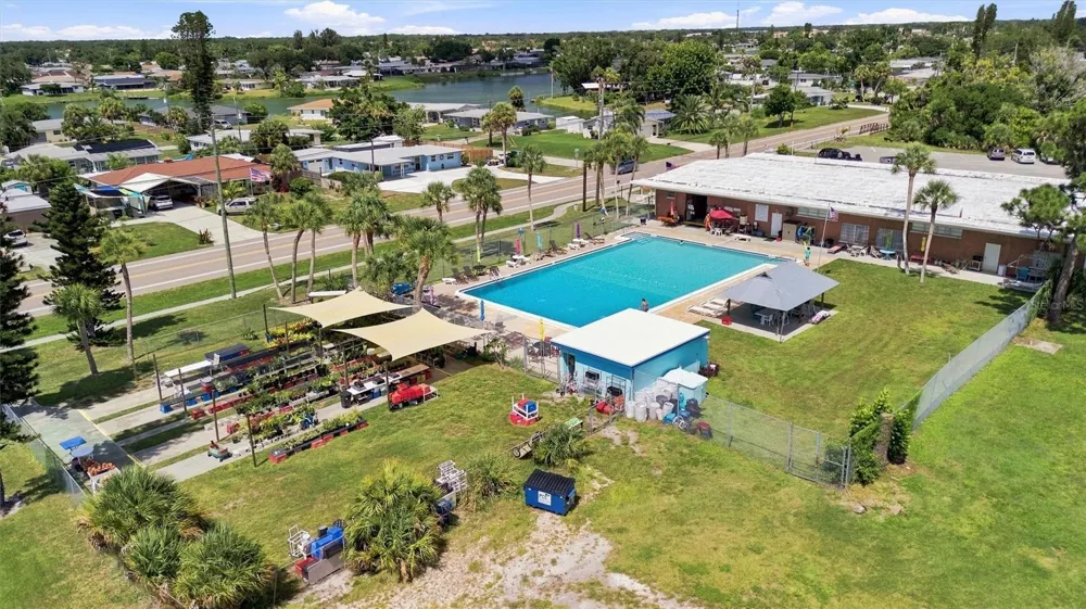 352 LAKE ROAD Venice, FL 34293