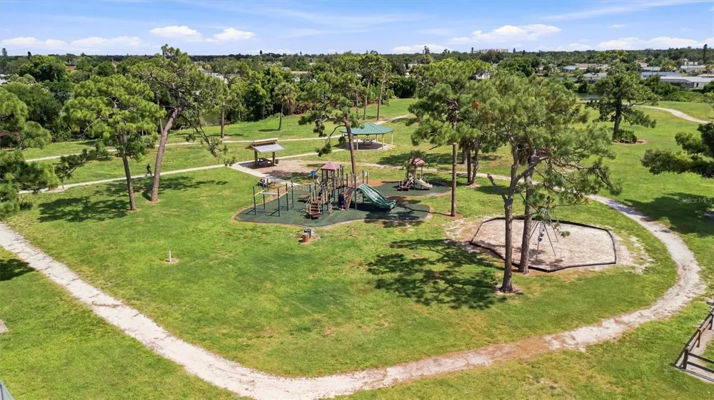 352 LAKE ROAD Venice, FL 34293