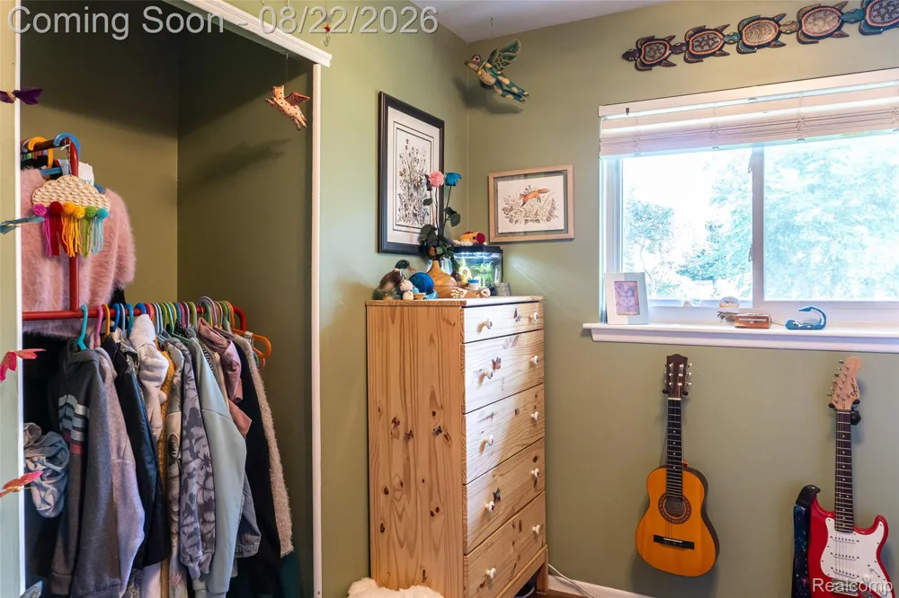 250 Wallace Drive Saline City, MI 48176