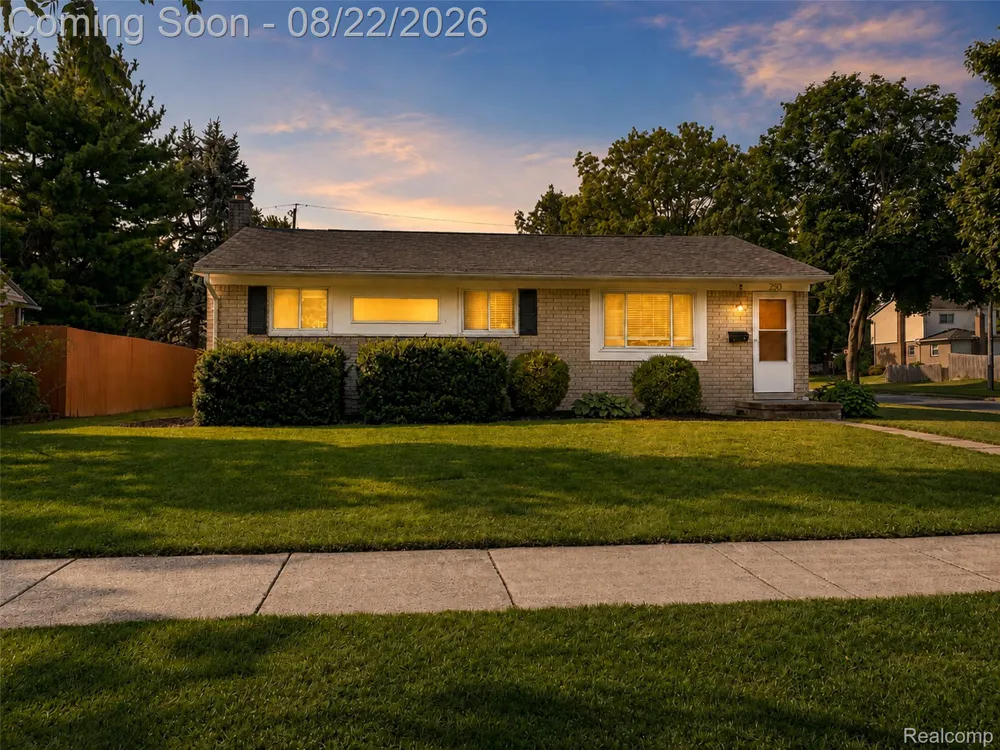 250 Wallace Drive Saline City, MI 48176