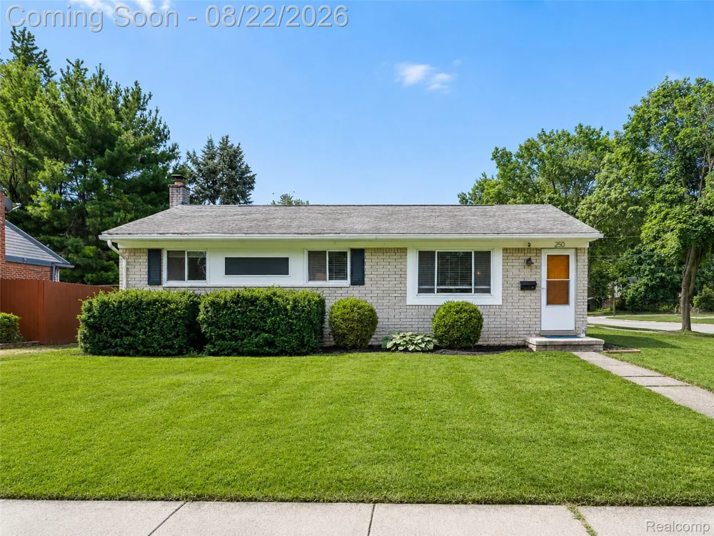 250 Wallace Drive Saline City, MI 48176