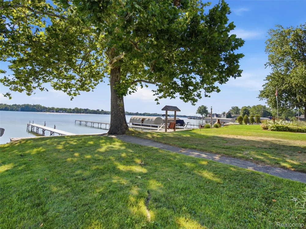 12029 Torrey Road Fenton Charter Township, MI 48430