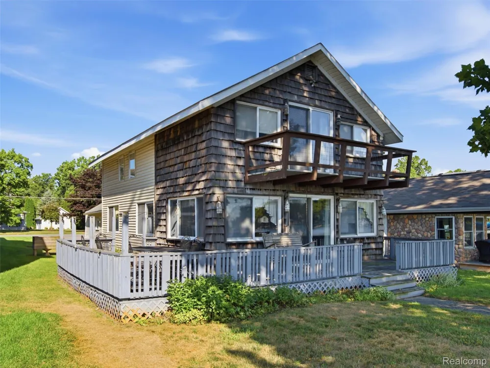 12029 Torrey Road Fenton Charter Township, MI 48430