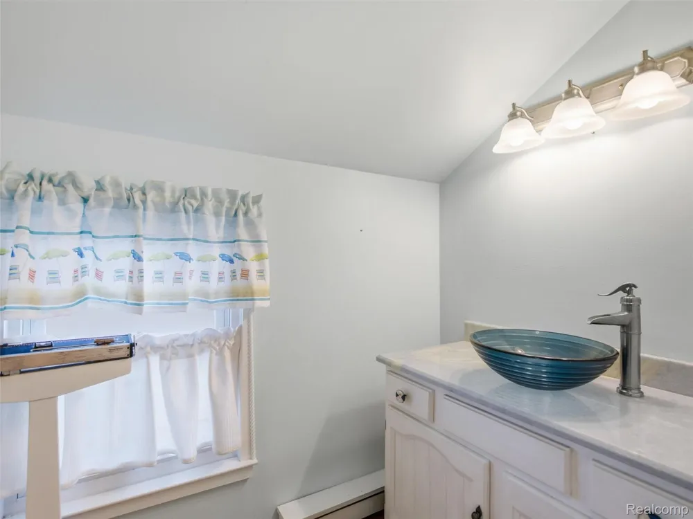 12029 Torrey Road Fenton Charter Township, MI 48430