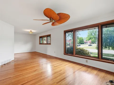2806 Oliver Road