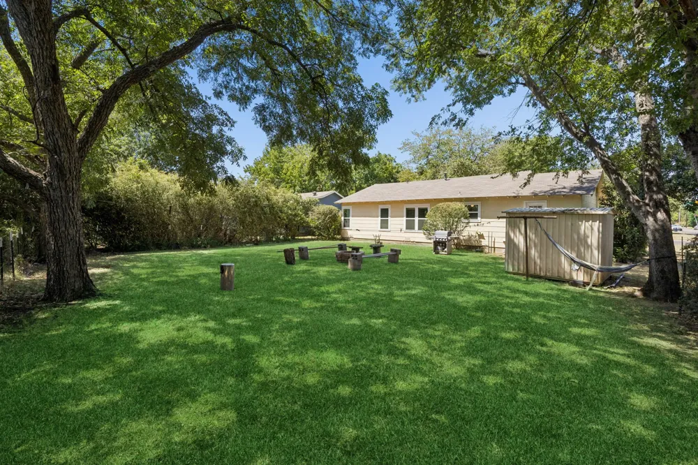 1318 Coit Street Denton, TX 76201