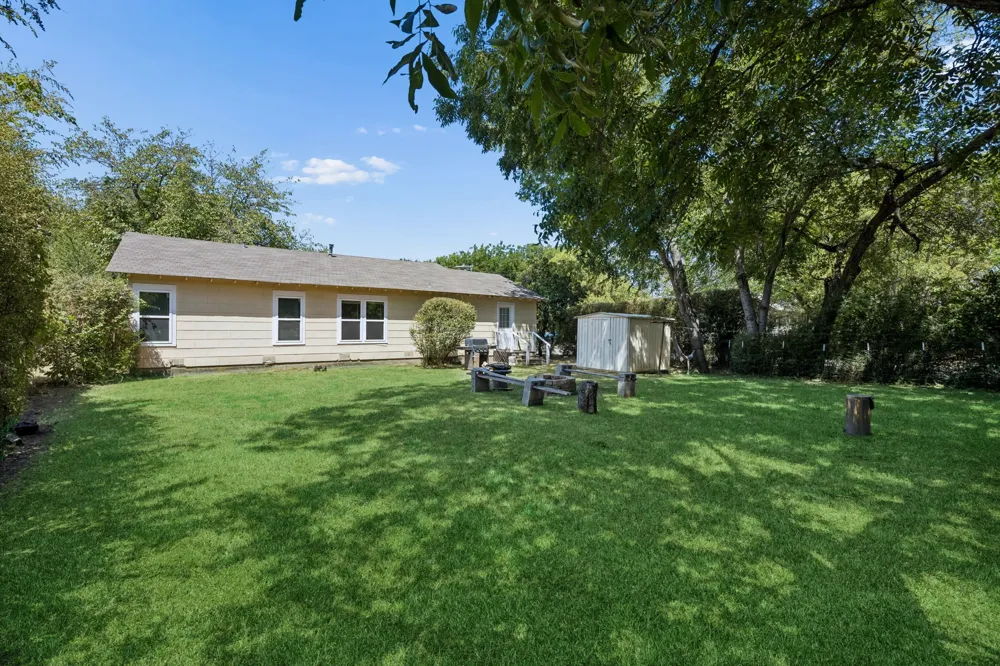 1318 Coit Street Denton, TX 76201