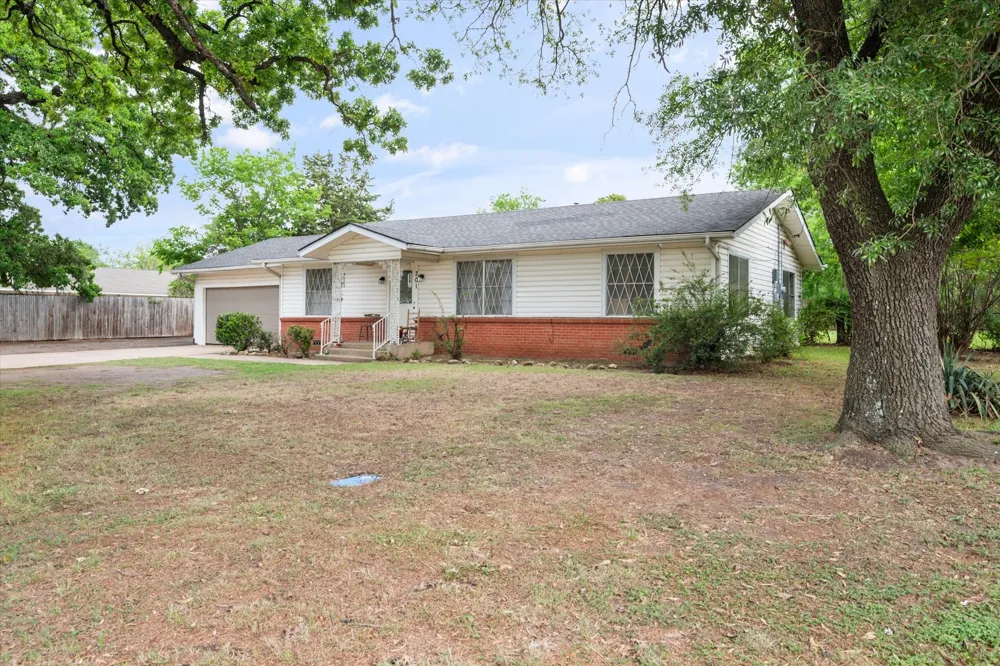 201 Hardy Avenue Corsicana, TX 75110