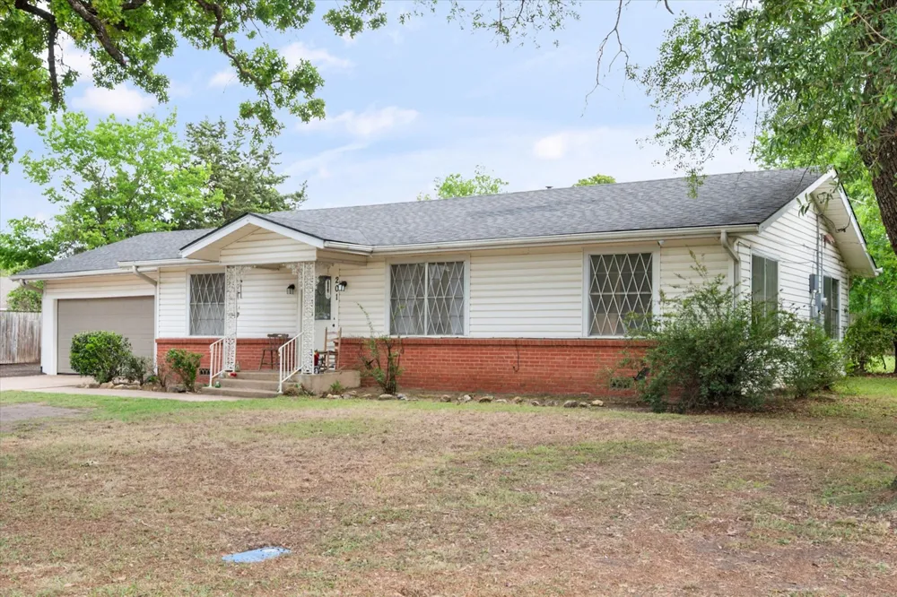 201 Hardy Avenue Corsicana, TX 75110