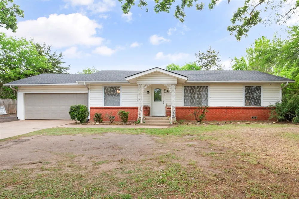 201 Hardy Avenue Corsicana, TX 75110