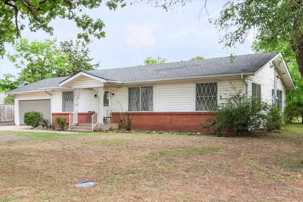 201 Hardy Avenue Corsicana, TX 75110