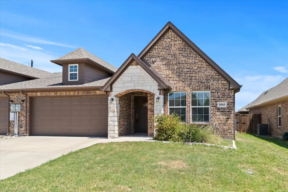 8503 Christie Lane Greenville, TX 75402