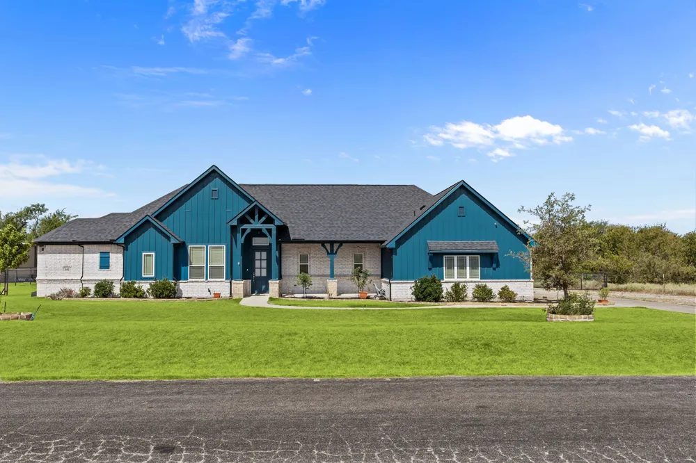 345 Palo Alto Drive Springtown, TX 76082