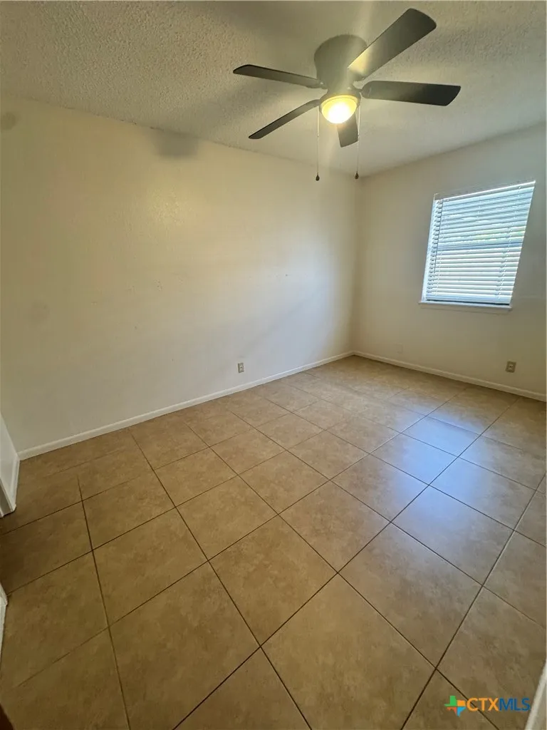 201 Versailles Street Victoria, TX 77904