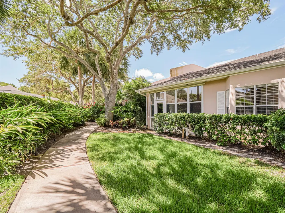 219 E Park Shores Circle #219B Indian River Shores, FL 32963