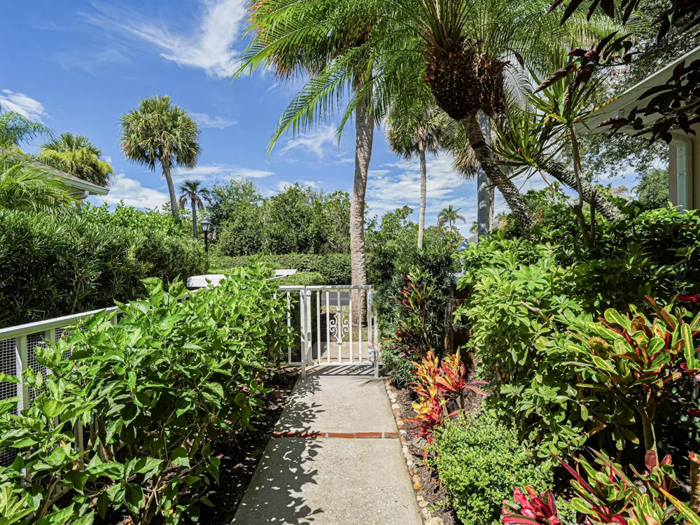 219 E Park Shores Circle #219B Indian River Shores, FL 32963