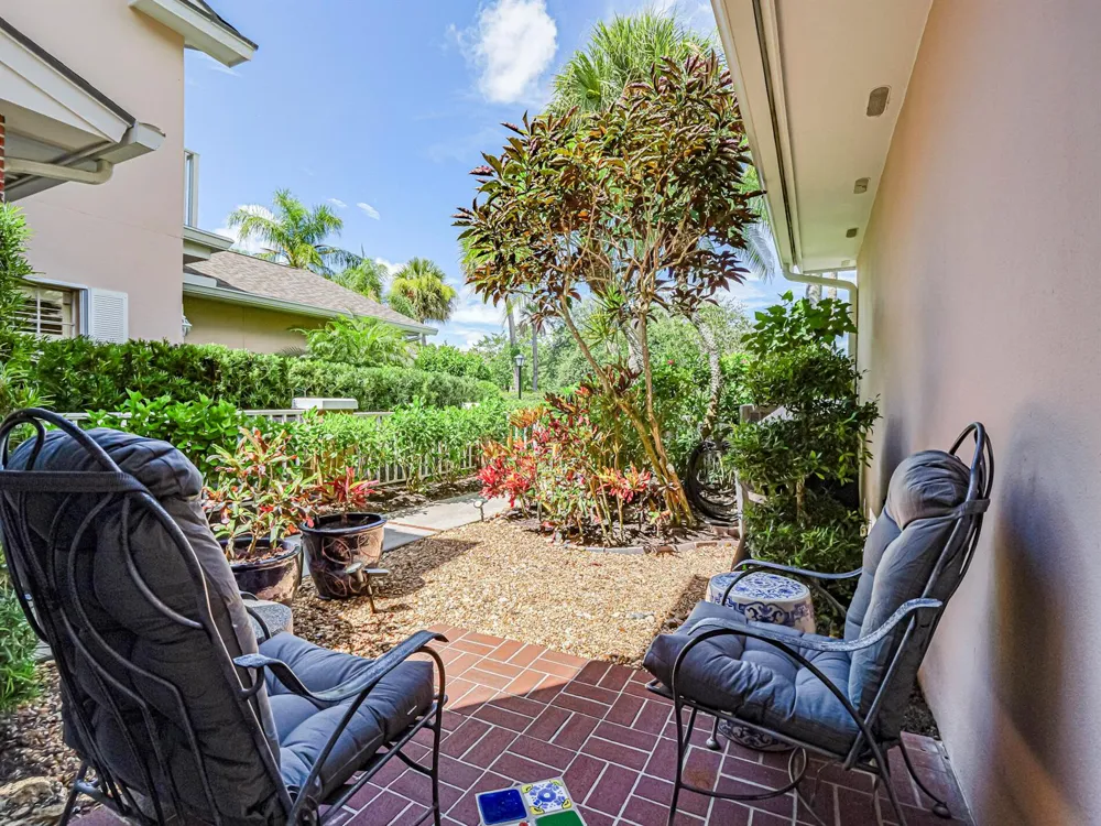 219 E Park Shores Circle #219B Indian River Shores, FL 32963