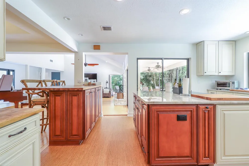 8166 150th Court Palm Beach Gardens, FL 33418