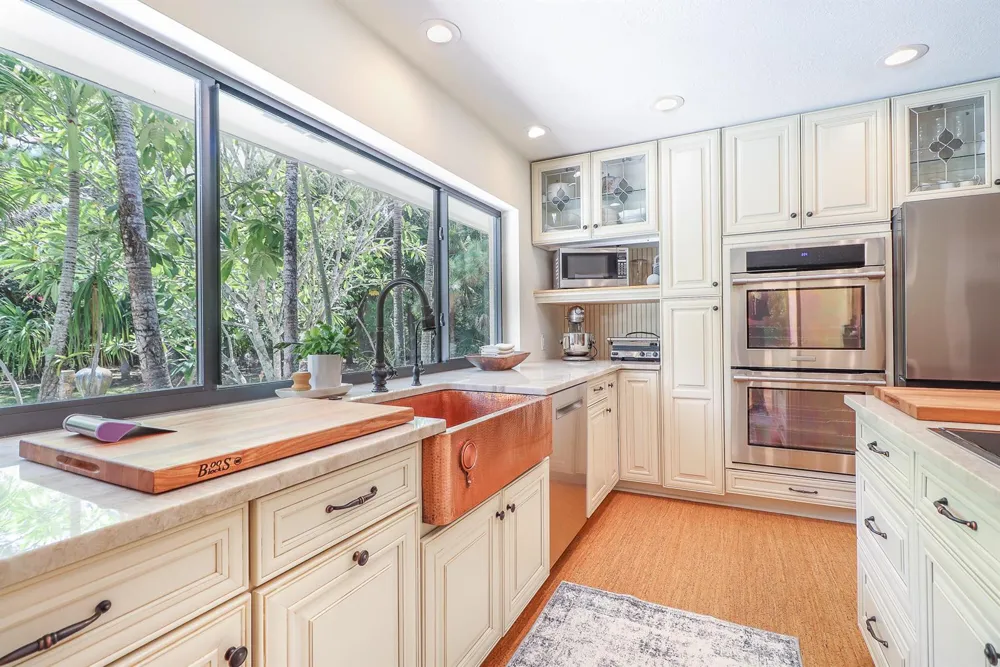 8166 150th Court Palm Beach Gardens, FL 33418