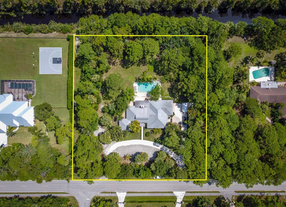8166 150th Court Palm Beach Gardens, FL 33418