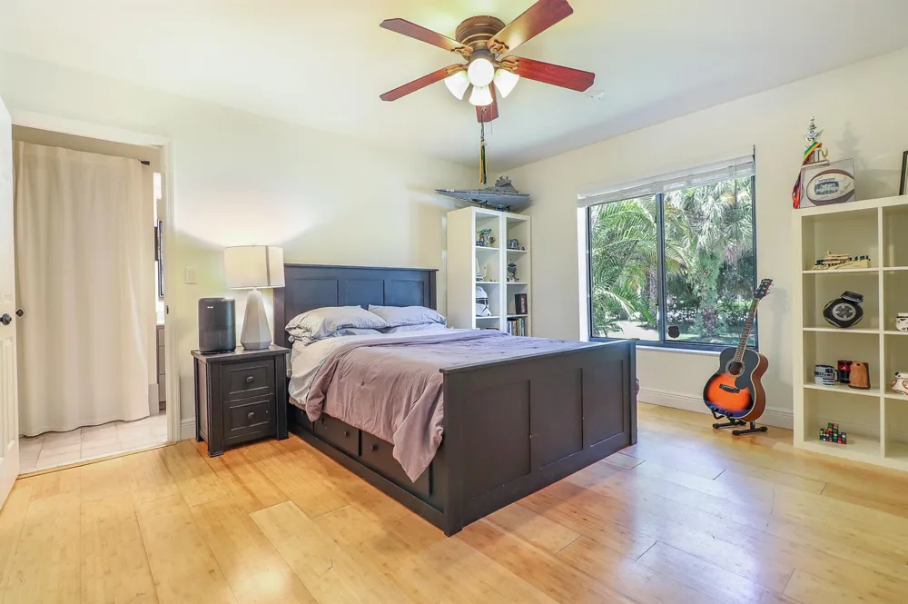 8166 150th Court Palm Beach Gardens, FL 33418