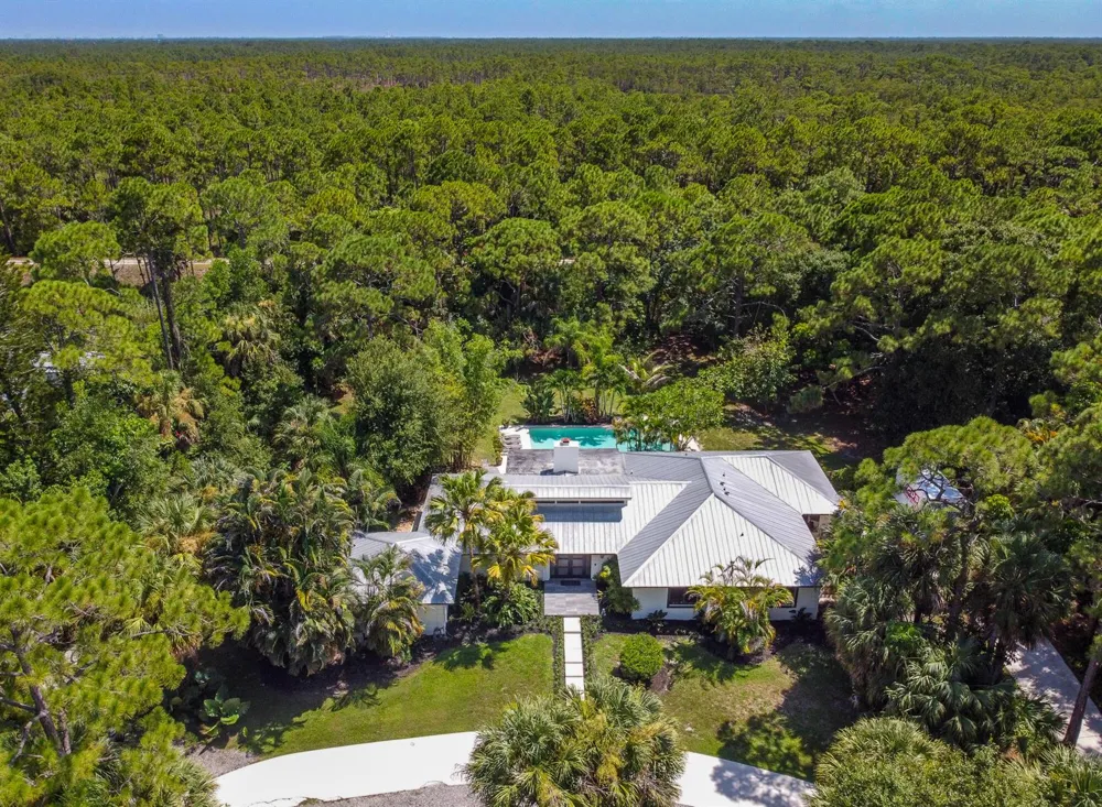 8166 150th Court Palm Beach Gardens, FL 33418