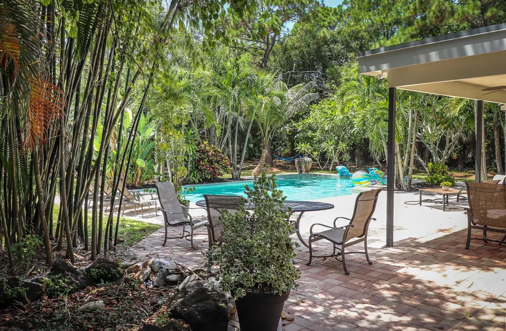 8166 150th Court Palm Beach Gardens, FL 33418