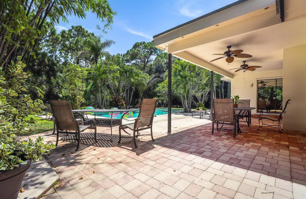 8166 150th Court Palm Beach Gardens, FL 33418