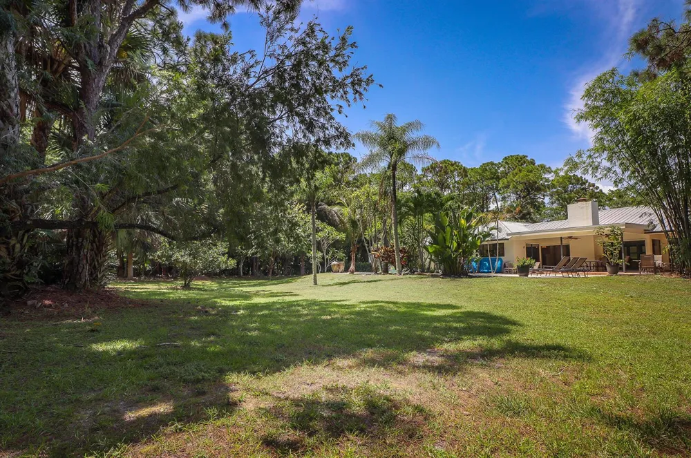 8166 150th Court Palm Beach Gardens, FL 33418