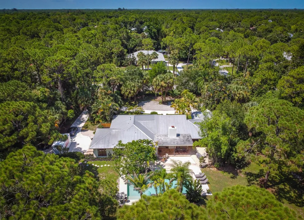 8166 150th Court Palm Beach Gardens, FL 33418