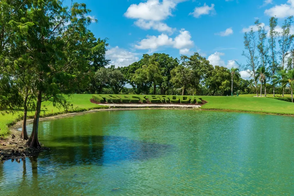 9420 S Hollybrook Lake Drive #304 Pembroke Pines, FL 33025