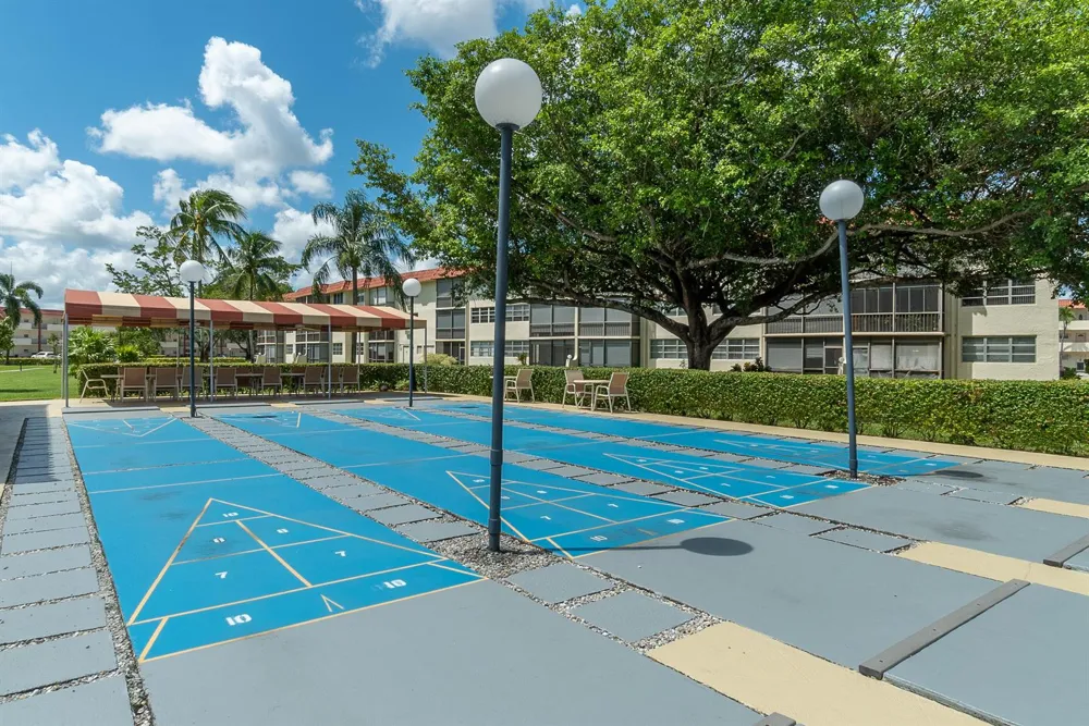 9420 S Hollybrook Lake Drive #304 Pembroke Pines, FL 33025