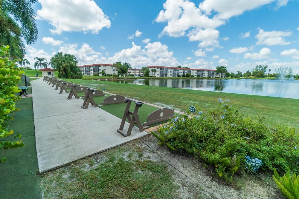 9420 S Hollybrook Lake Drive #304 Pembroke Pines, FL 33025
