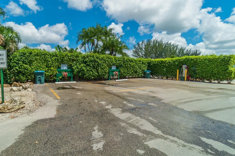 9420 S Hollybrook Lake Drive #304 Pembroke Pines, FL 33025