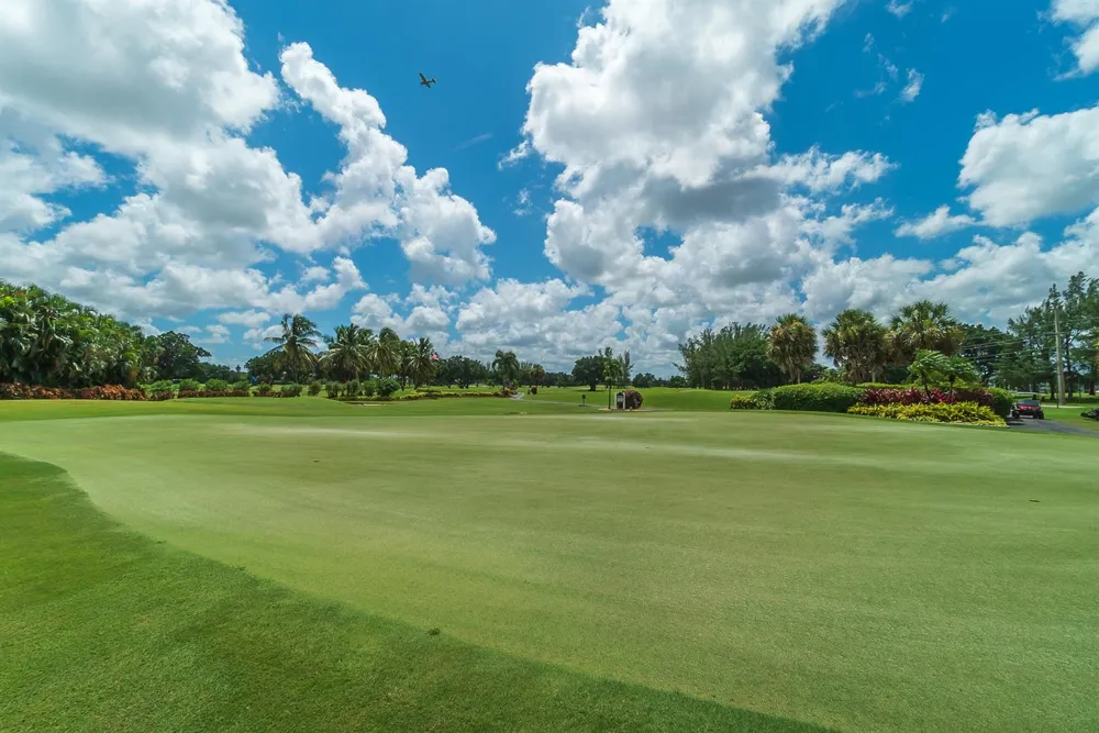 9420 S Hollybrook Lake Drive #304 Pembroke Pines, FL 33025