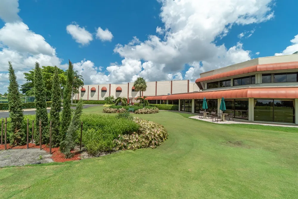 9420 S Hollybrook Lake Drive #304 Pembroke Pines, FL 33025