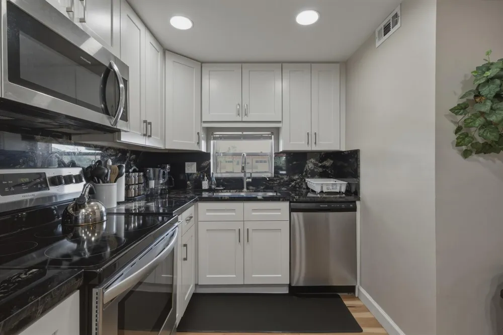 9420 S Hollybrook Lake Drive #304 Pembroke Pines, FL 33025