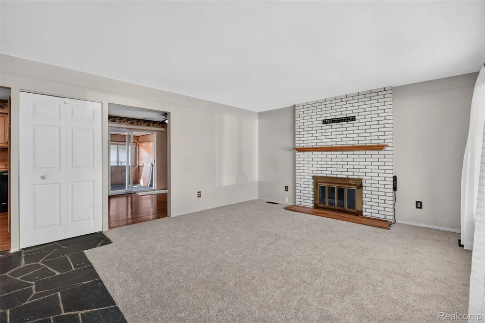 14771 Park Street Livonia City, MI 48154