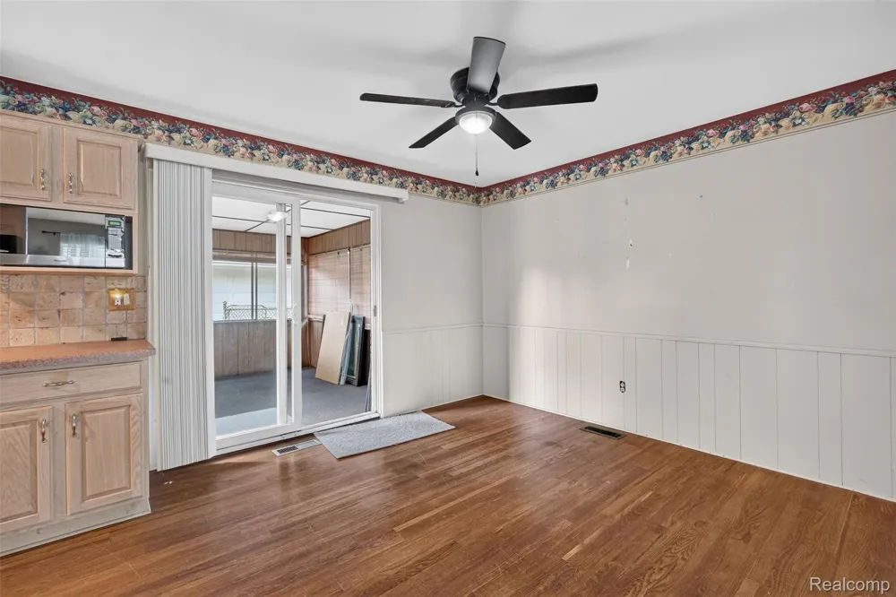14771 Park Street Livonia City, MI 48154