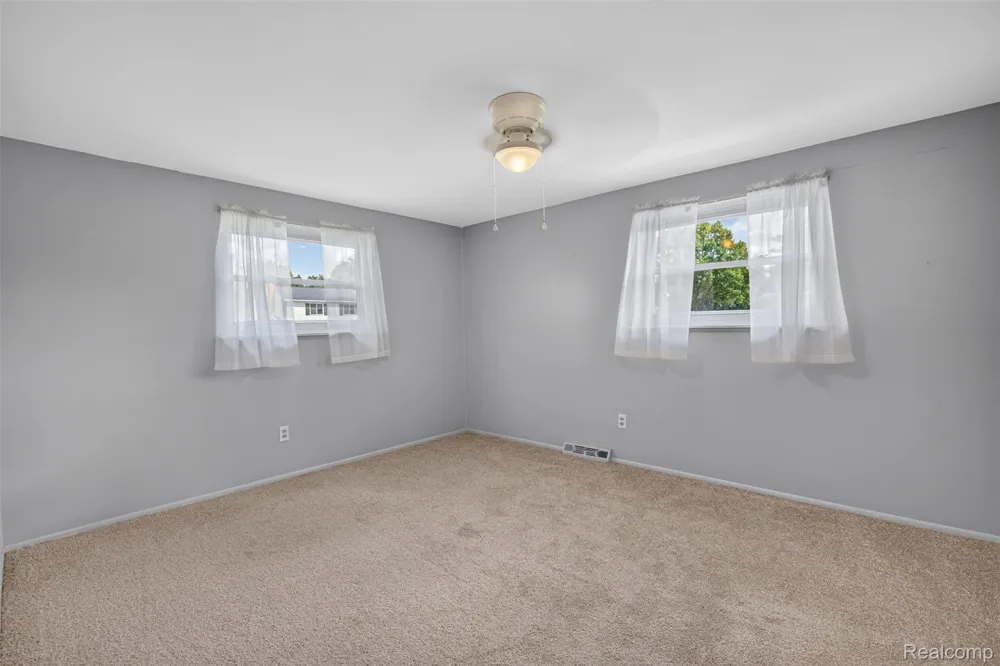 14771 Park Street Livonia City, MI 48154