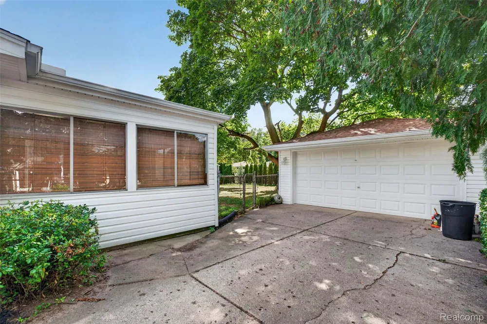 14771 Park Street Livonia City, MI 48154