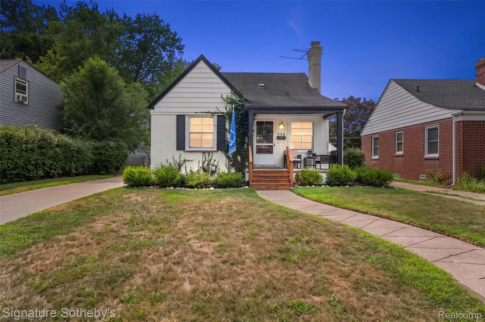 536 S Marias Avenue Clawson City, MI 48017