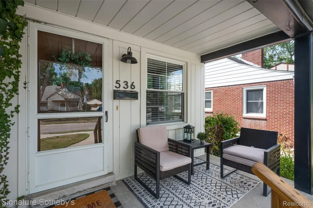 536 S Marias Avenue Clawson City, MI 48017
