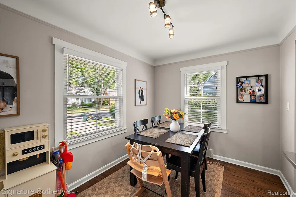 536 S Marias Avenue Clawson City, MI 48017