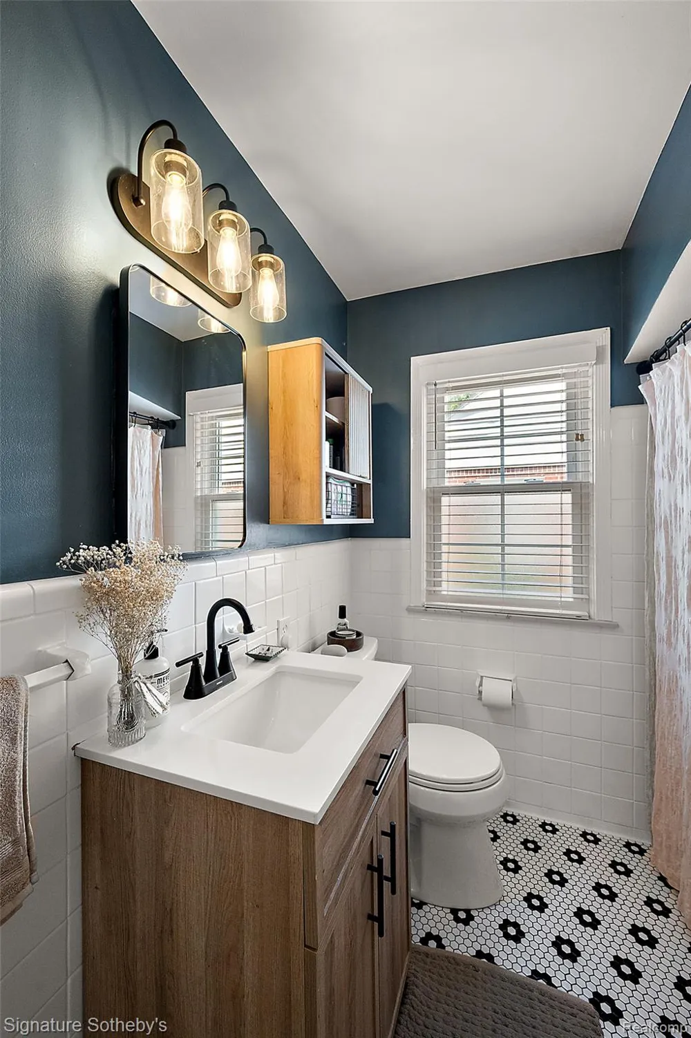 536 S Marias Avenue Clawson City, MI 48017