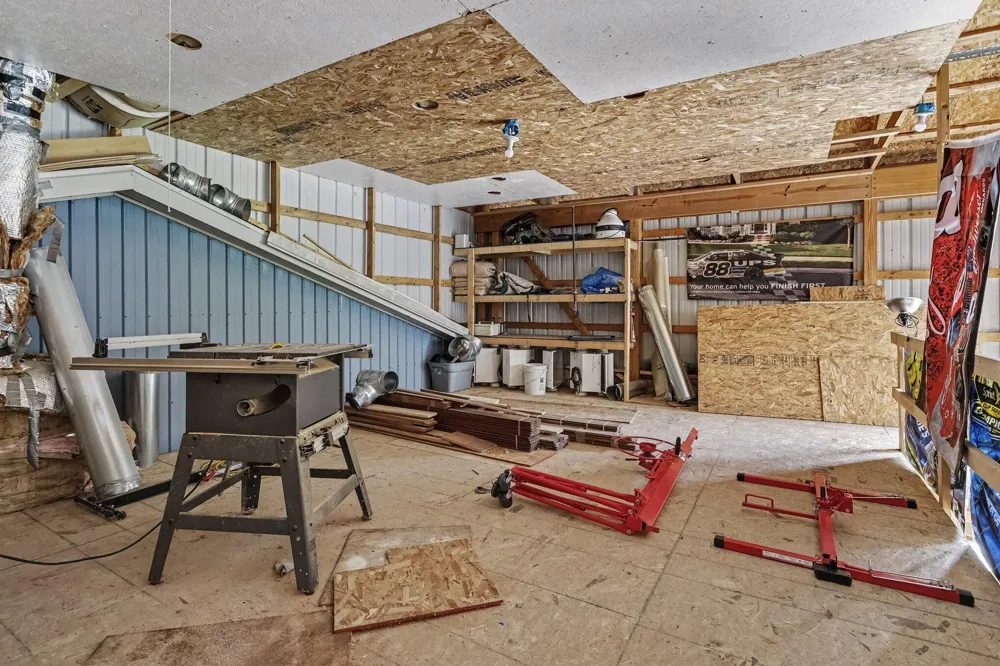 6793 Carmody Road Coloma Charter Township, MI 49038