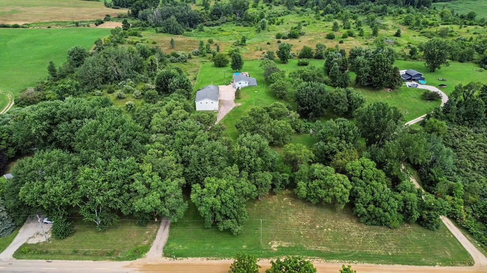 6793 Carmody Road Coloma Charter Township, MI 49038