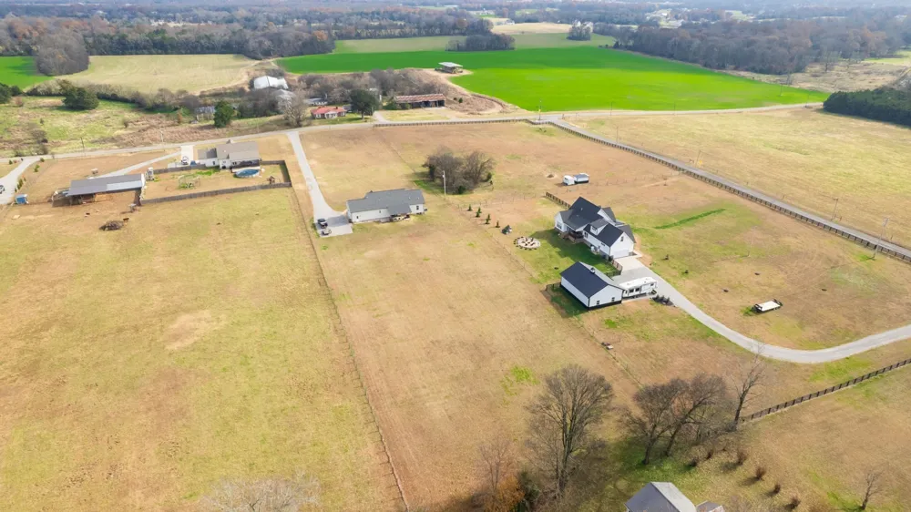 4480 Lunns Store Rd Lewisburg, TN 37091