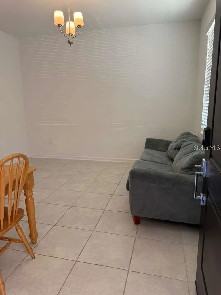 3999 AMBROSE AVENUE #B Kissimmee, FL 34746