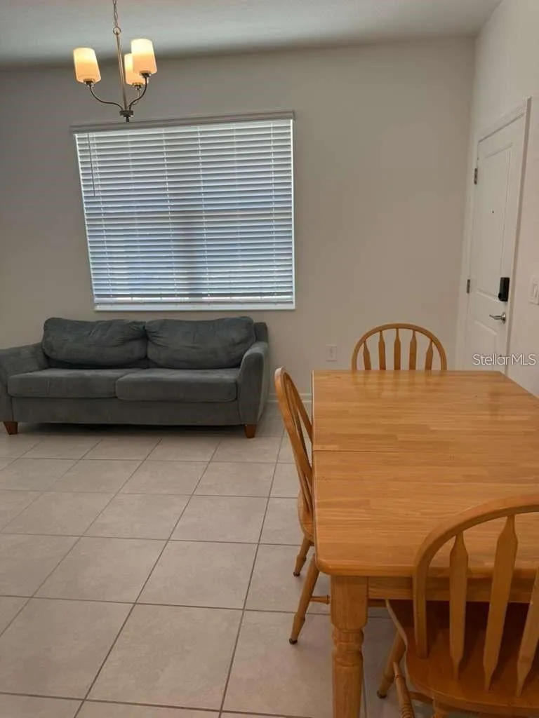 3999 AMBROSE AVENUE #B Kissimmee, FL 34746